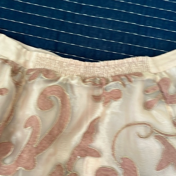 Gorgeous "Shannon" Pink embroidered overlay skirt by Maeve - size Med - NWT - Picture 6 of 11